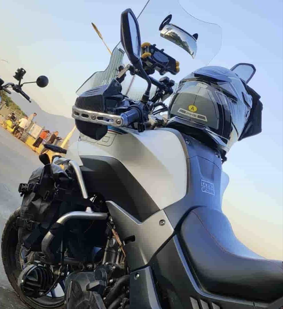 骑行摩托🏍️